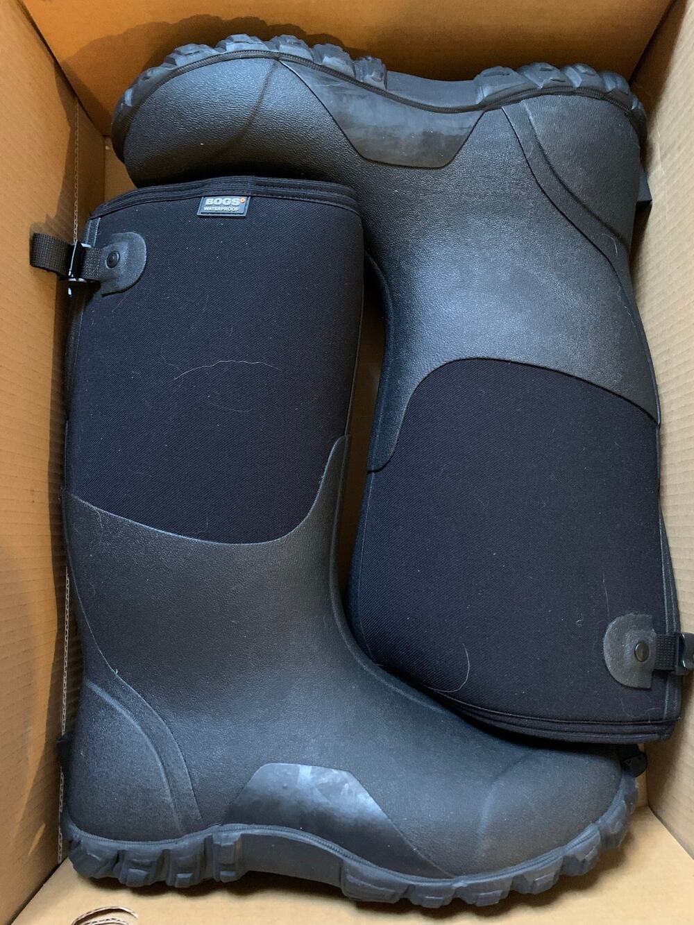 *NWT* BOGS Insulated Water Boots (Size 14M)
